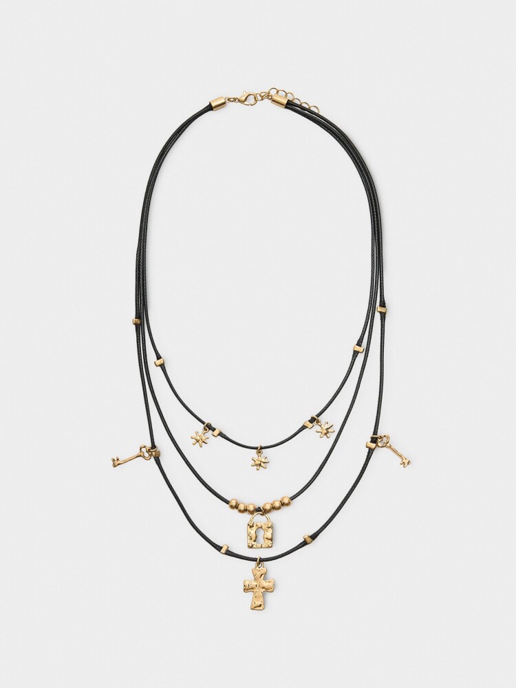 Collar Triple Con Colgantes Y Charms negro