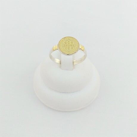 Anillo de plata 925 con double en oro 18Ktes, San Benito. Anillo de plata 925 con double en oro 18Ktes, San Benito.