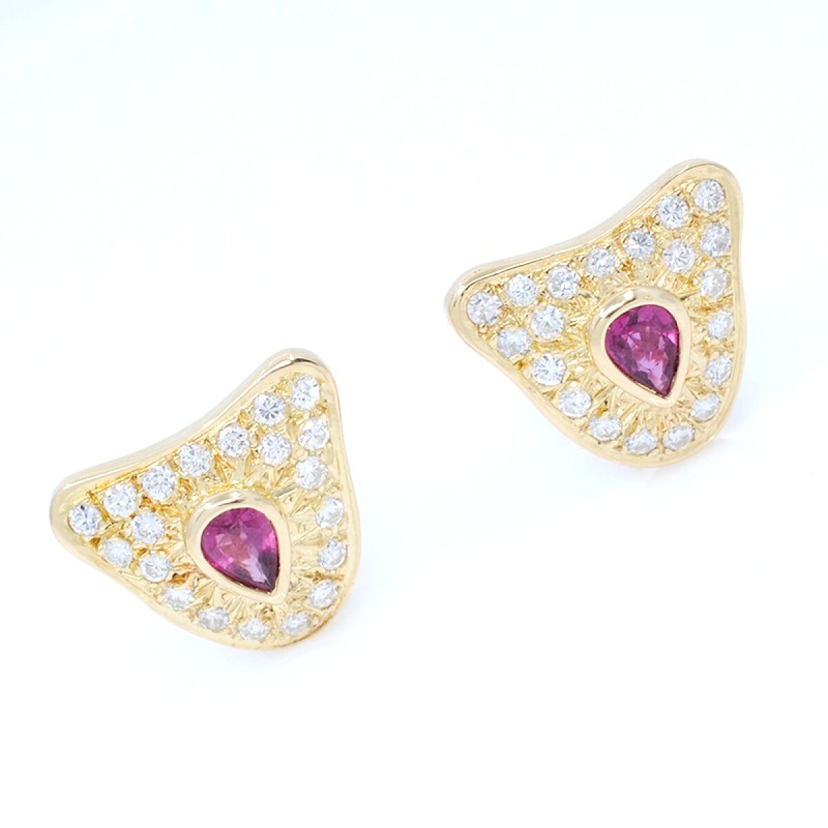 Par de caravanas oro 18k amarillo, rubíes y brillantes 