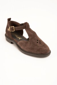 Sandalia Cerrada Con Tira Ajustable Chocolate