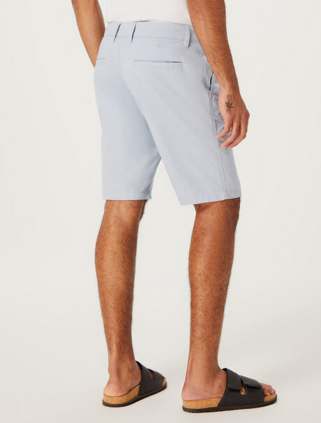 BERMUDA RECTA ESTILO CHINO EN LINHO CELESTE
