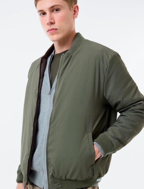 CAMPERA BOMBER ACOLCHADA REVERSIBLE DUPLAFACE MARRÓN Y VERDE MARRÓN