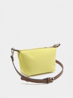 Bolso De Hombro Textura Suave Con Pendiente amarillo