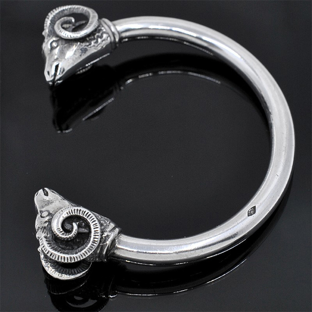 Pulsera Arthus Bertrand & Cie De Plata 925 Francesa Con Cabezas De Carneros Pulsera Arthus Bertrand & Cie De Plata 925 Francesa Con Cabezas De Carneros