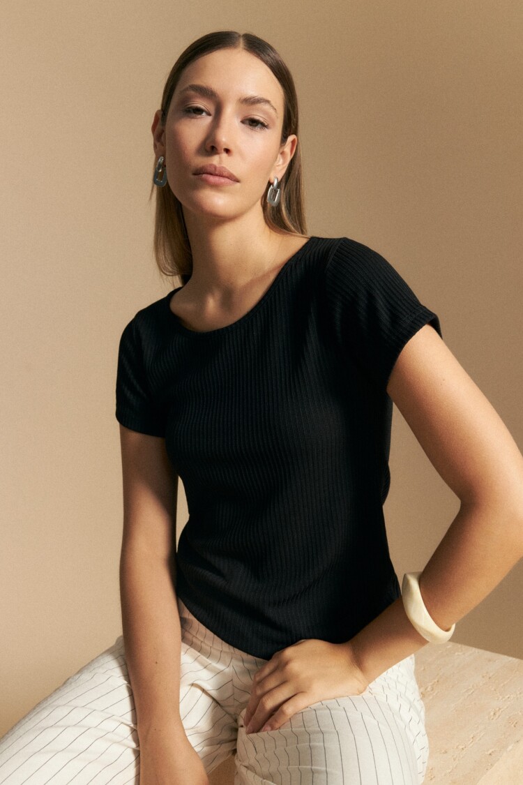 REMERA GINEBRA Negro