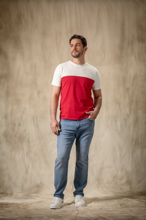 Remera Casual. Blanco y Rojo.