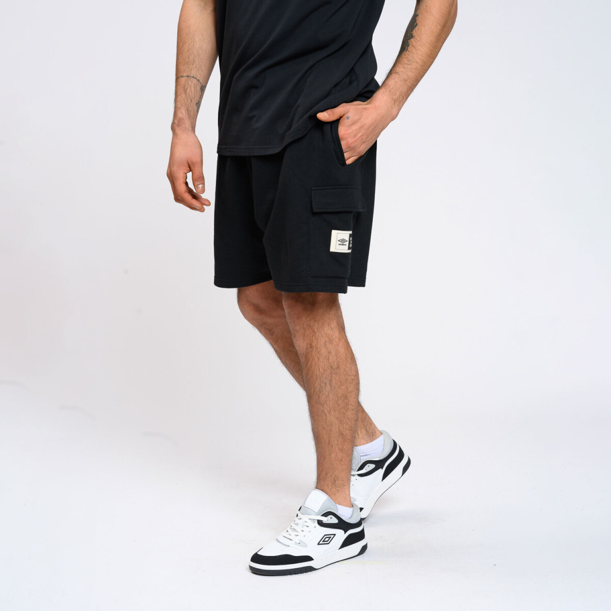 BERMUDA UNIVERSITY <br /> HOMBRE Umbro Hombre - 002 
