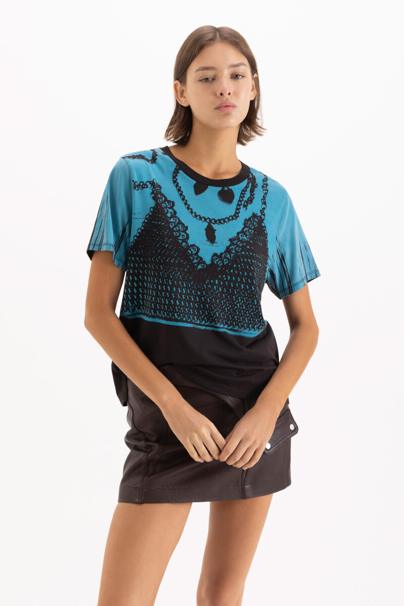 REMERA LACE Negro