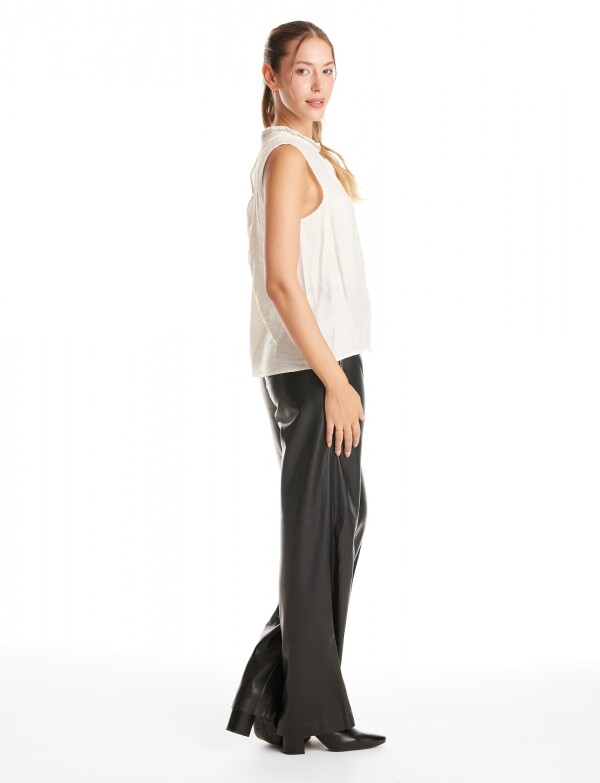 Blusa Drapeada & Cuello Bordado CRUDO