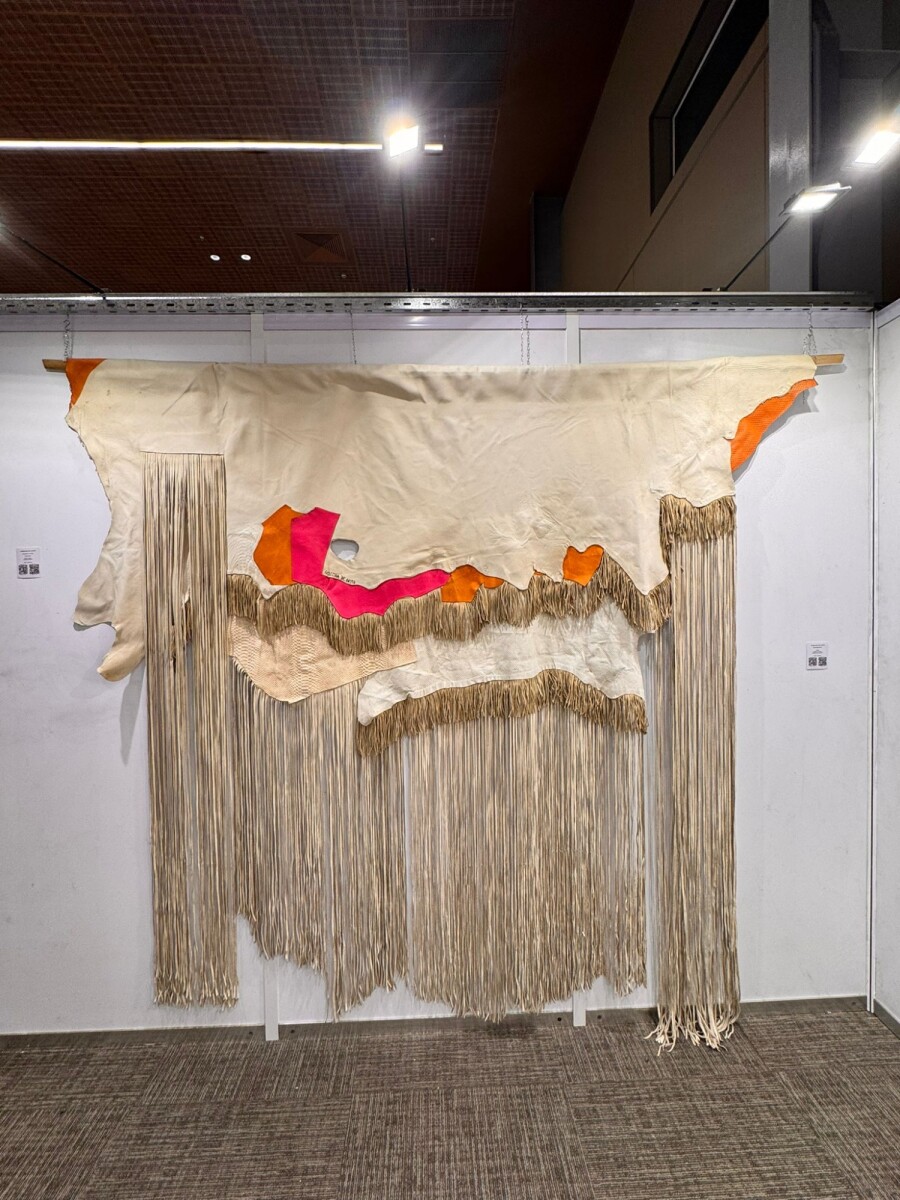 Cartografías De Un Umbral Obra En Cuero Natural 