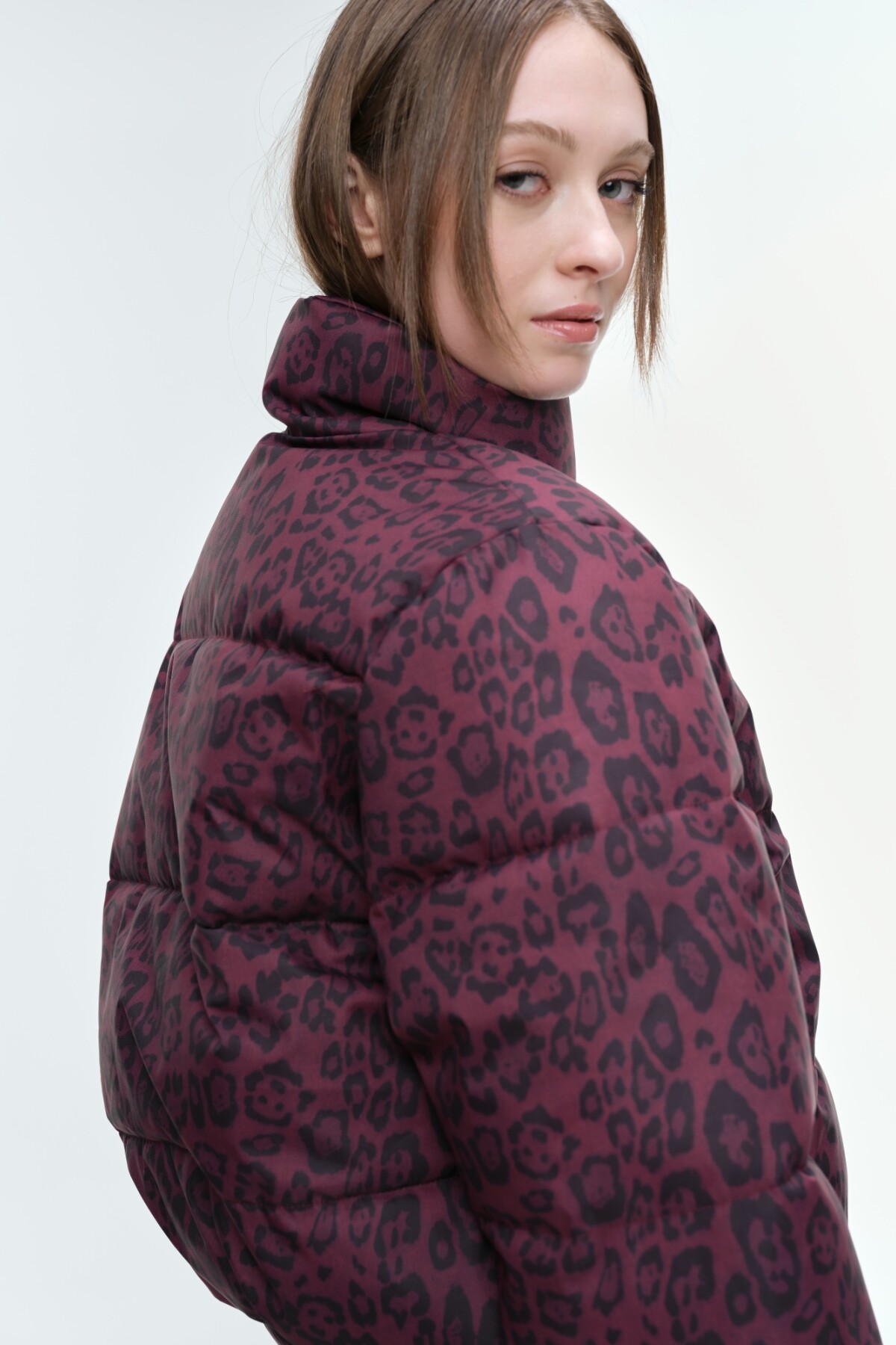 Campera Leopardo Burdeos