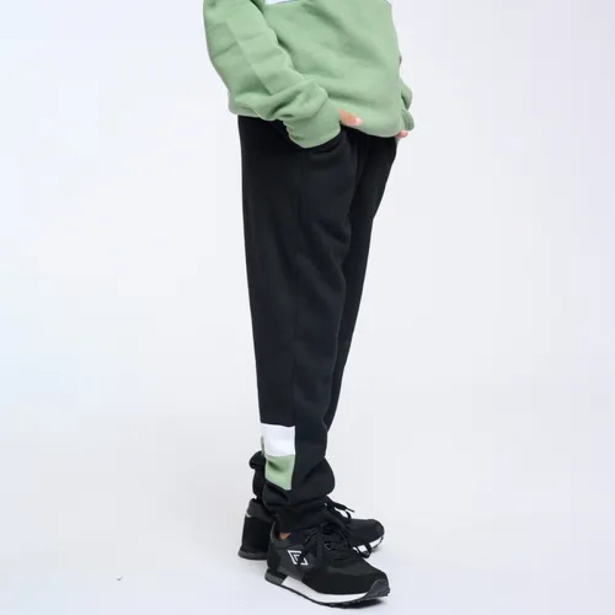 Pantalón Umbro Sunset Niño Negro Verde Blanco - S/C 