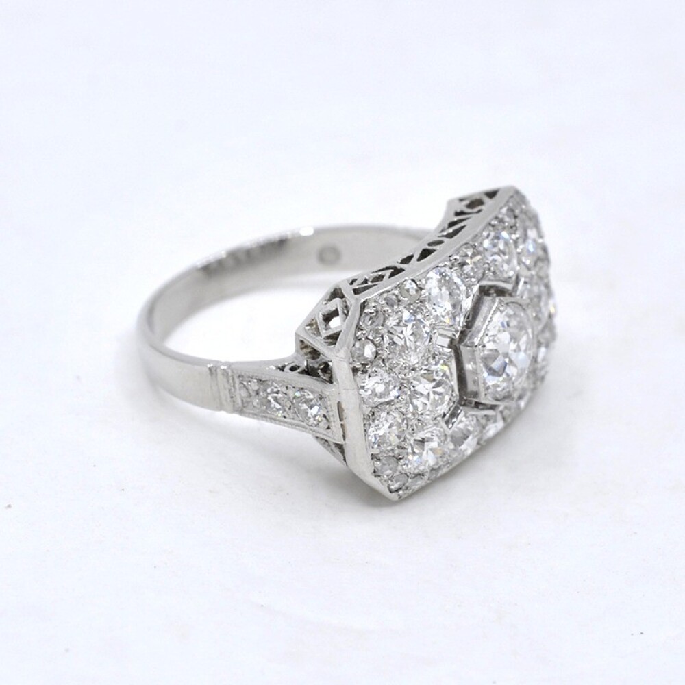 Anillo Estilo Antiguo En Platino Y Brillantes Anillo Estilo Antiguo En Platino Y Brillantes