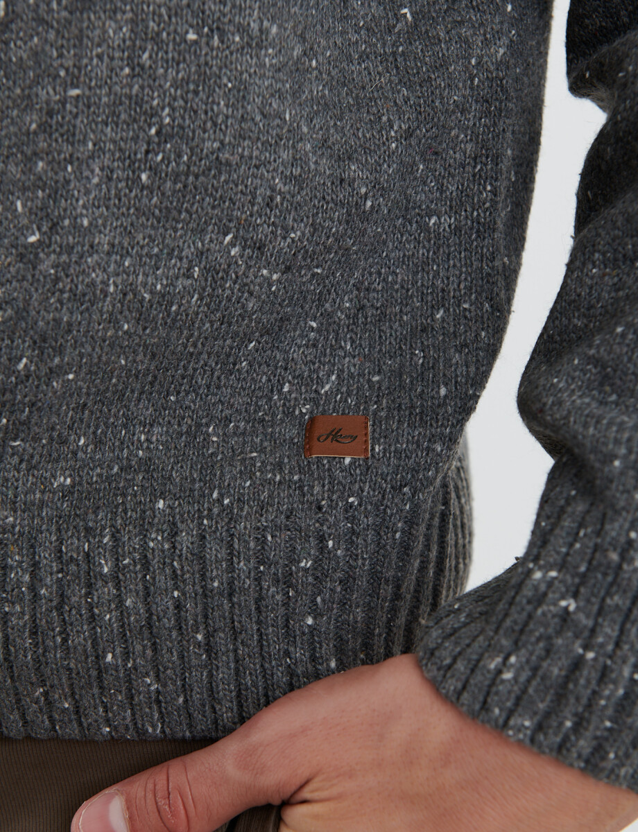 470421 REMERA HARRY Gris Oscuro