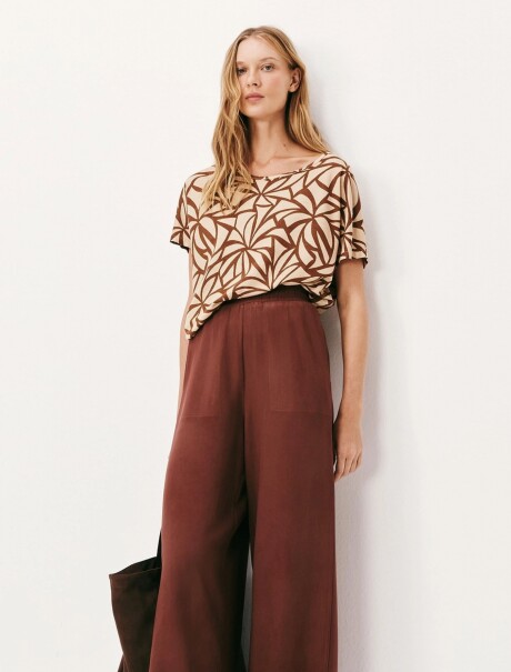 BLUSA ESTAMPADA DE MANGA CORTA BEIGE