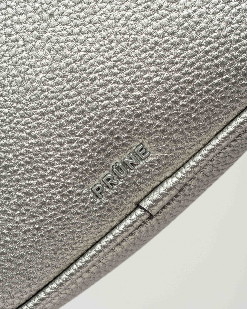 Mini Bag Adisa En Efecto Cuero Plata