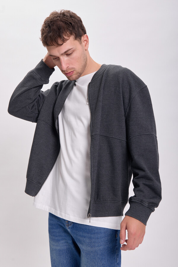 Campera deportiva lavada Negro