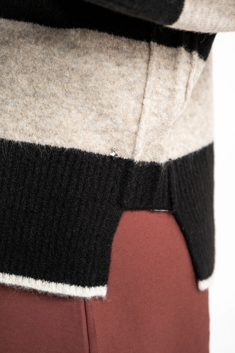 Sweater Rayado Negro