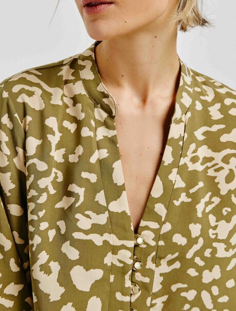 BLUSA ESTAMPADA CON MANGAS ABULLONADAS VERDE