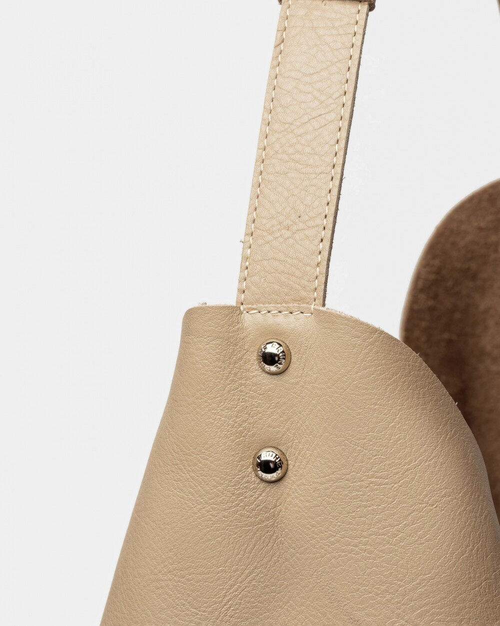 Bolso Dune en cuero graneado Vison
