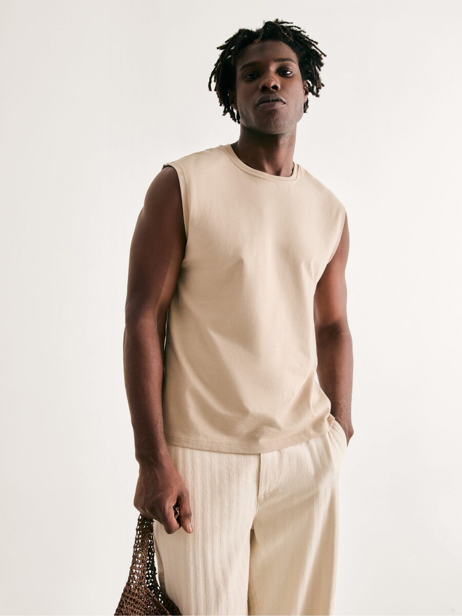 MUSCULOSA BÁSICA - BEIGE 