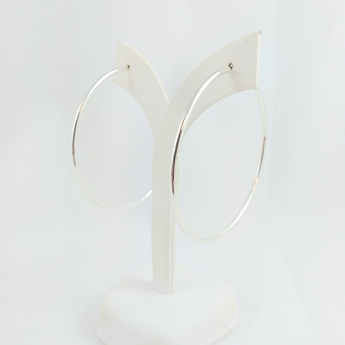 Aros de plata 925, diámetro 5.3cm, espesor 2mm. 