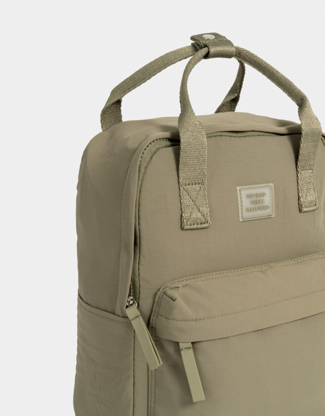 Mochilas Special Price Clasico Mochila Urbana No Bad Vibes Allowed - Verde Claro