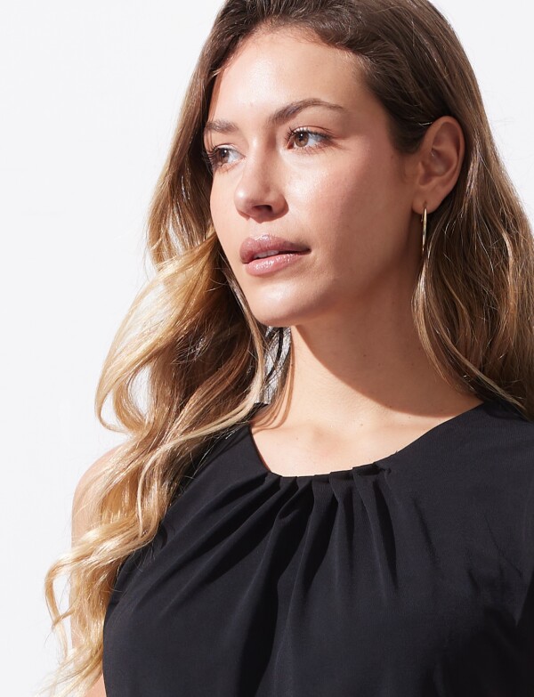 Blusa Pinzas NEGRO