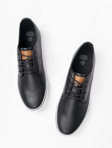 Zapatilla lisa negro