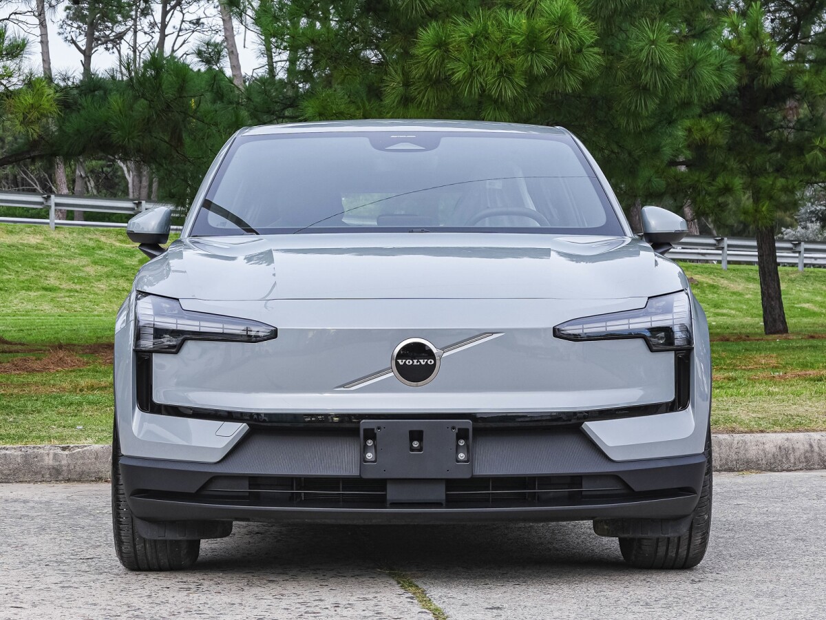 Volvo EX30 E40 100% Eléctrico 2026 0KM | Permuta / Financia Volvo EX30 E40 100% Eléctrico 2026 0KM | Permuta / Financia