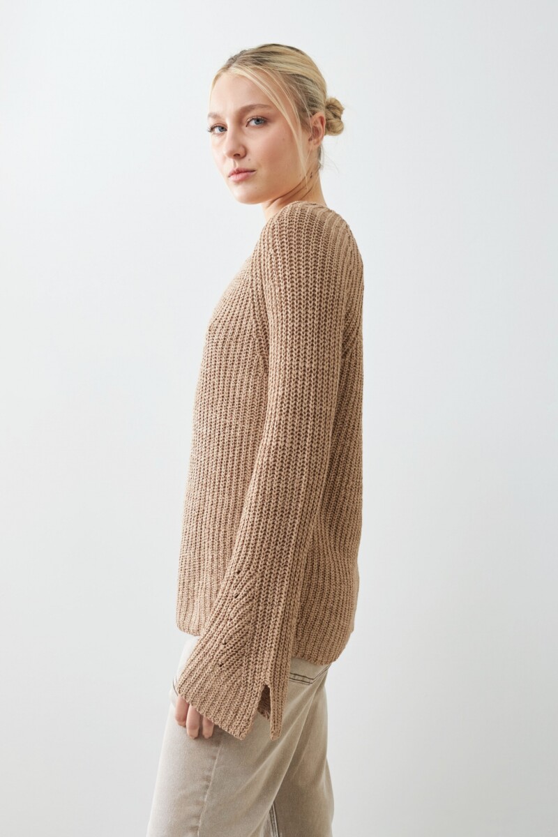 Sweater cinta escote V tostado