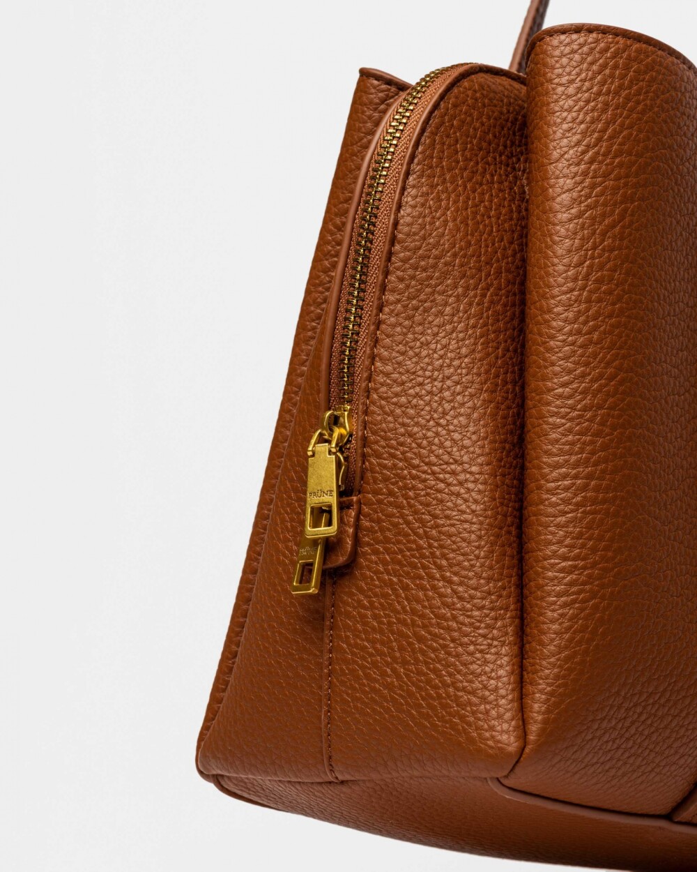 Cartera al Hombro Oslo en Efecto Cuero Graneado Cuoio