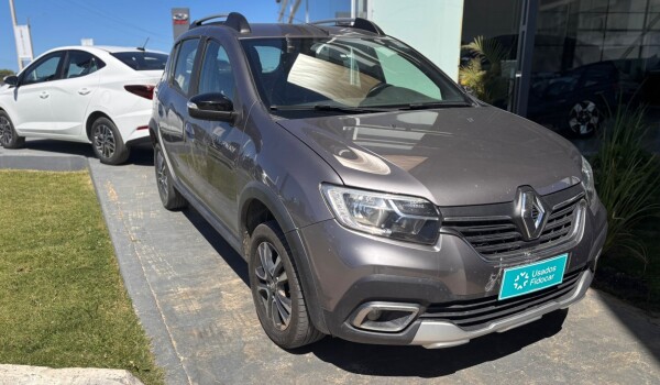 Renault Stepway Intense 1.6 CVT - 2022 Renault Stepway Intense 1.6 CVT - 2022