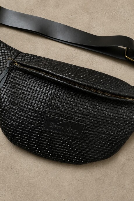 Leather Fanny Pack Trenzado Negro