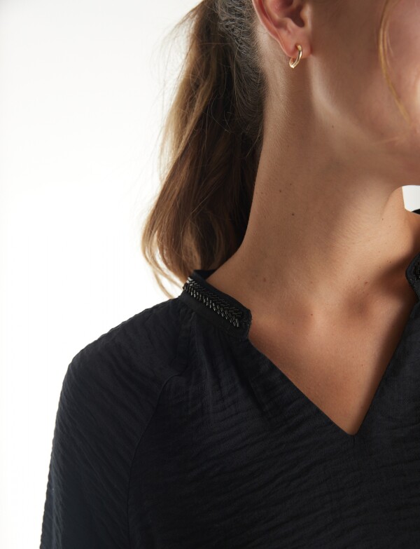 Blusa Saten Mostacillas NEGRO