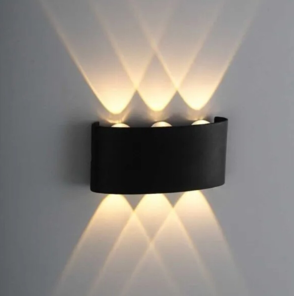 Aplique Bidireccional Exterior Jardín Led Integrado 6x2w - Negro 