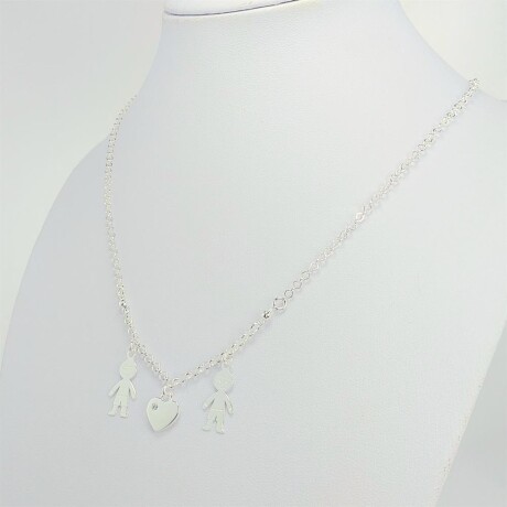 Gargantilla de plata 925, modelo rolito con dijes. Linea Kids, dos varones y corazon con circonia. Gargantilla de plata 925, modelo rolito con dijes. Linea Kids, dos varones y corazon con circonia.