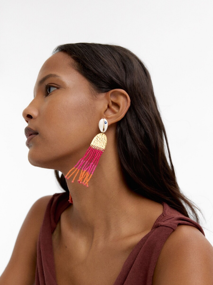 Pendientes Con Conchas Y Cuentas multicolor