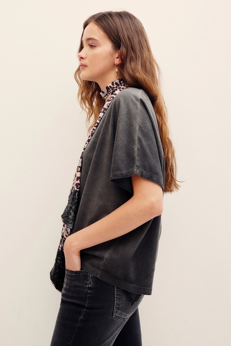 REMERA PAPILLON Gris Oscuro