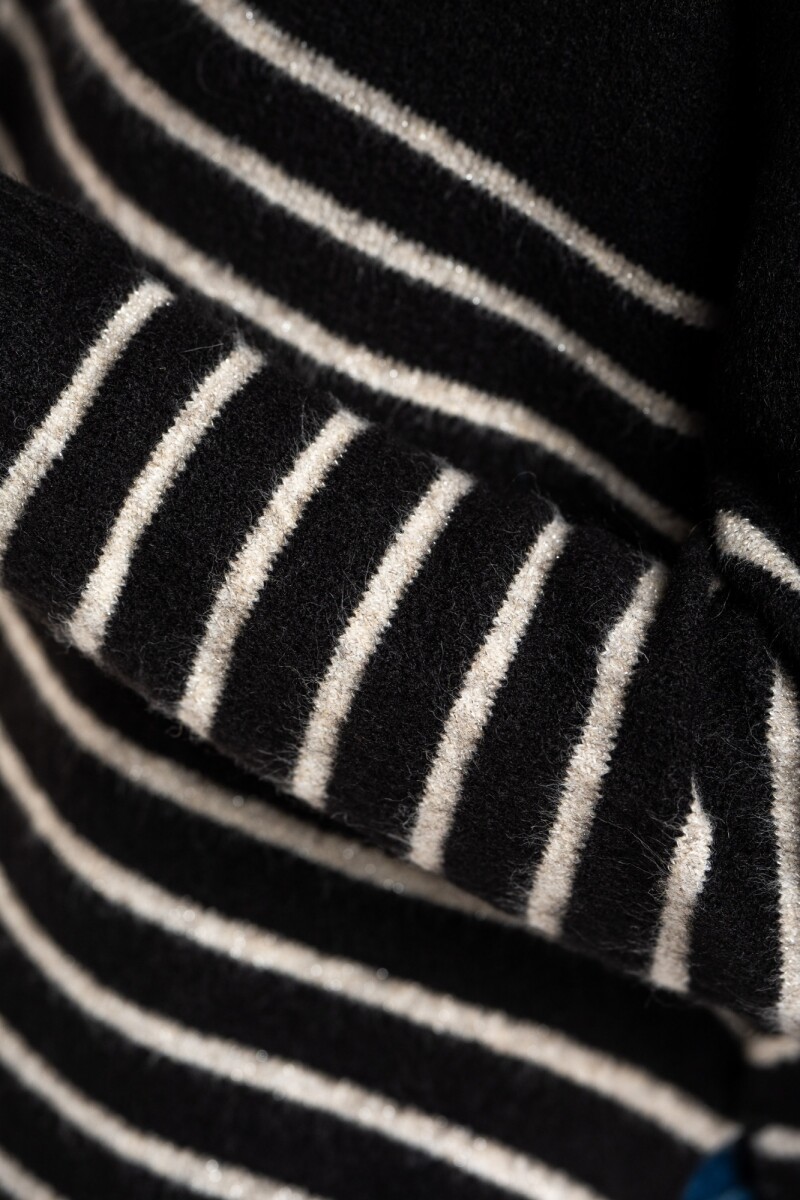 Sweater Rayado Negro