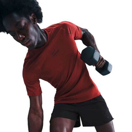 Remera Nike Dri Fit Npt Manga Corta De Hombre Rojo