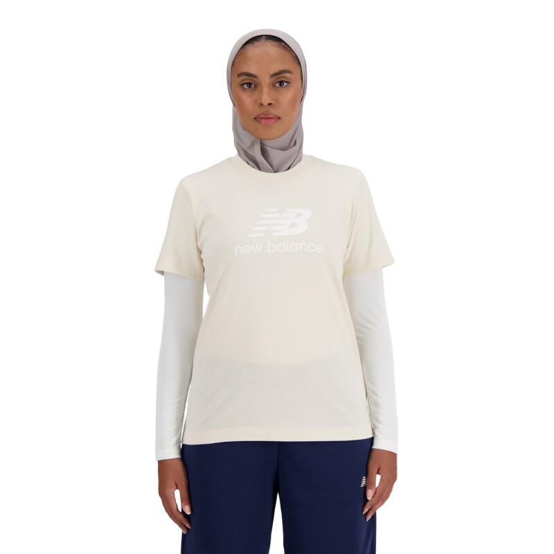 Remera New Balance de Dama - Sport Essentials - WT41502LIN BEIGE