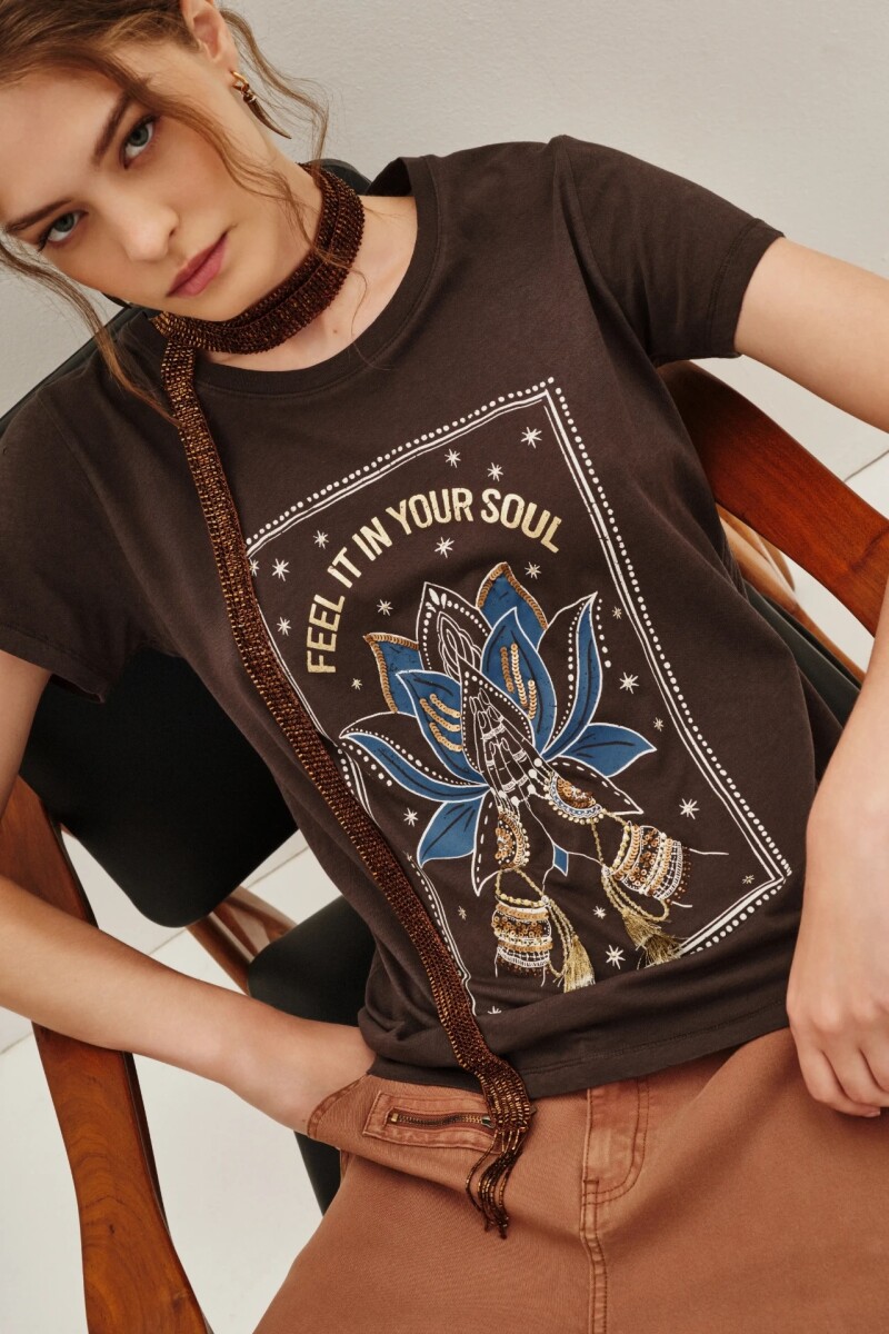 Remera Mudra Hands Gris Oscuro