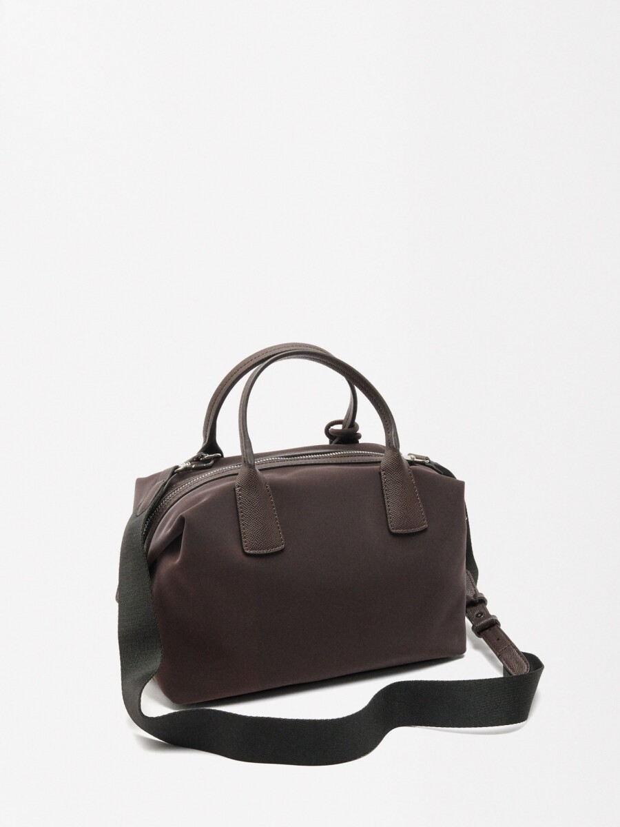 Bolso Tote Textura Suave Con Colgante marron