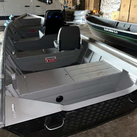 BOTE UAI TARPON 5 MTS CON CONSOLA BOTE UAI TARPON 5 MTS CON CONSOLA