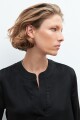Blusa satin negro