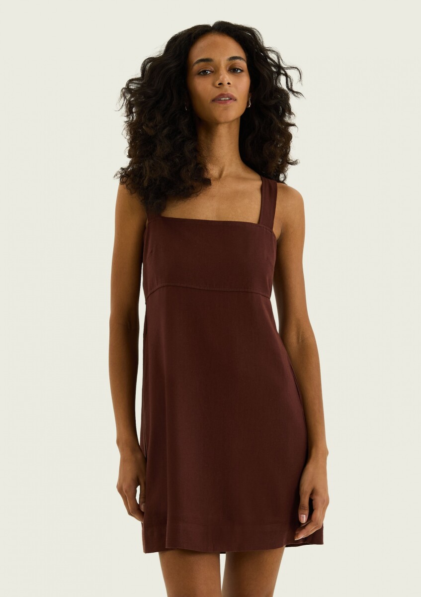 VESTIDO CORTO CON ESCOTE CUADRADO - VESTIDO FEM 