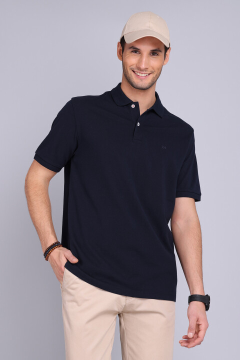 Remera con cuello Arrow NEGRO