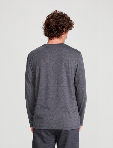 CAMISETA BÁSICA MANGA LARGA GRIS OSCURO