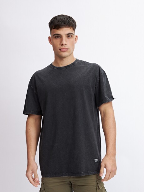 REMERA LEO NEGRO
